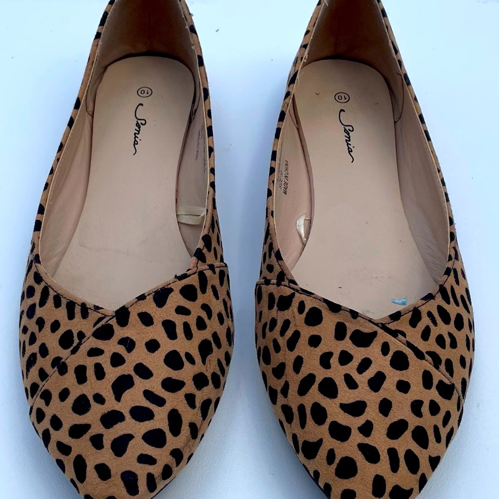 Sonia Leopard Animal Print Women’s Flats- Slip Ons- Women’s Size 10